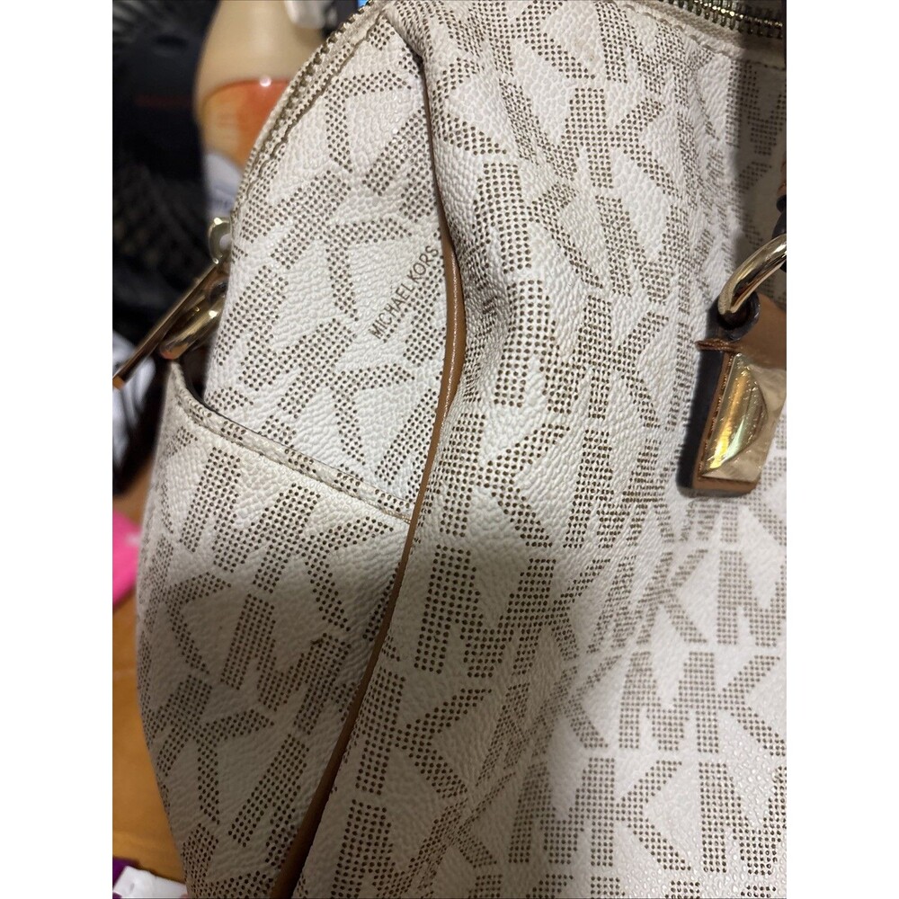 Michael Kors Kirby Purse With Dust Bag - Picture 4 of 9